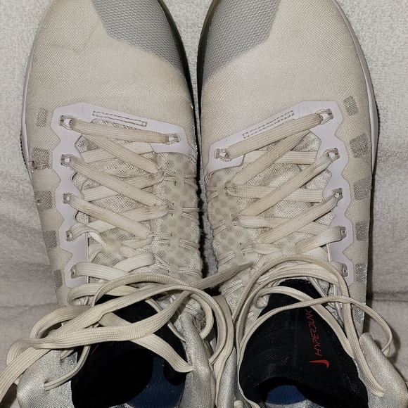 NIKE Women's size 9.5 white/red high top Basketball Shoes - Picture 15 of 15